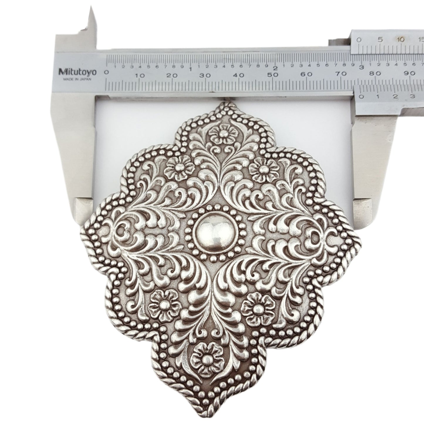 Buckle: Western Style Floral Shape Belt Buckle