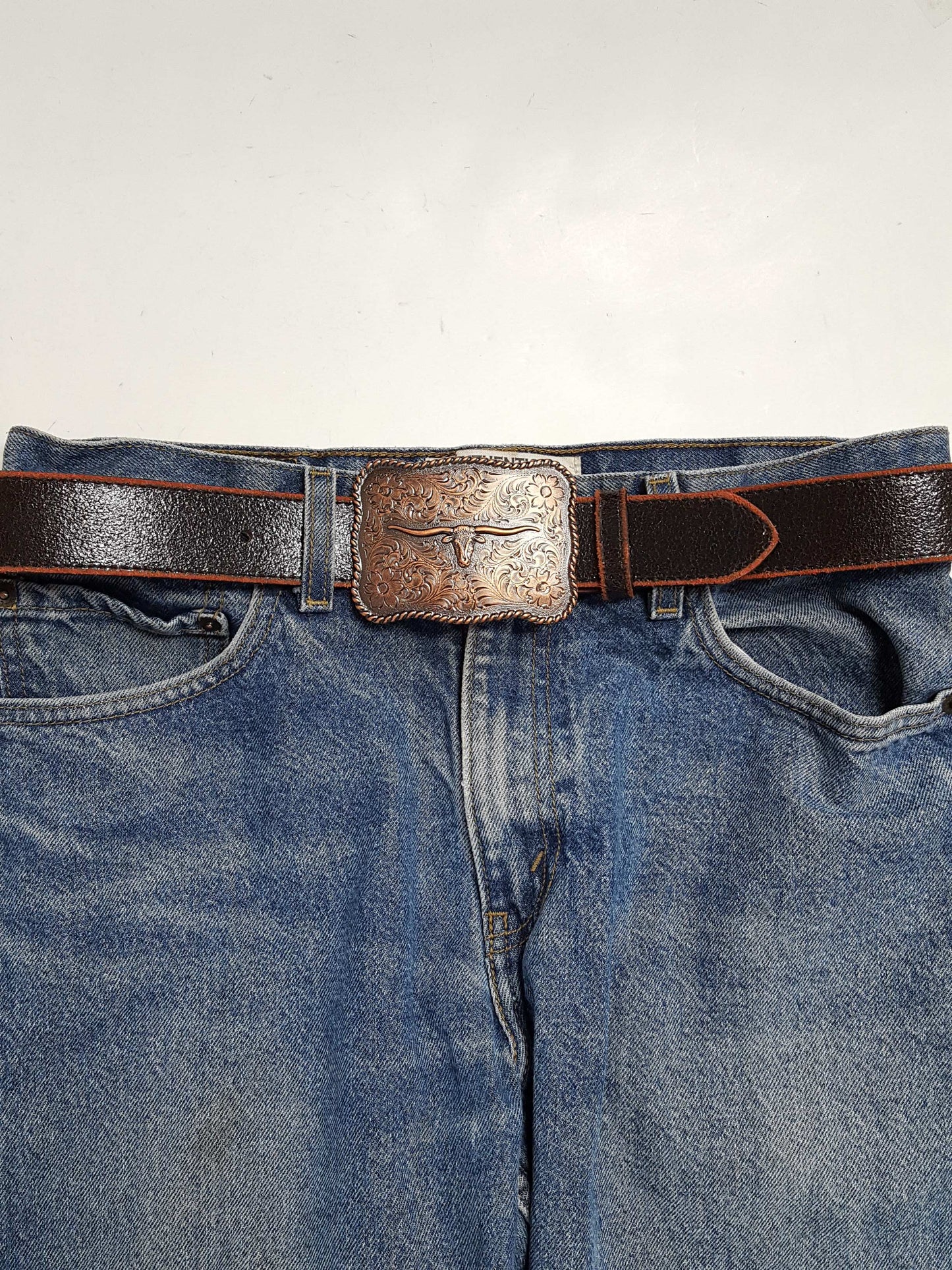 Buckle: Western Long Horn Buckle in Copper or Brass Finish