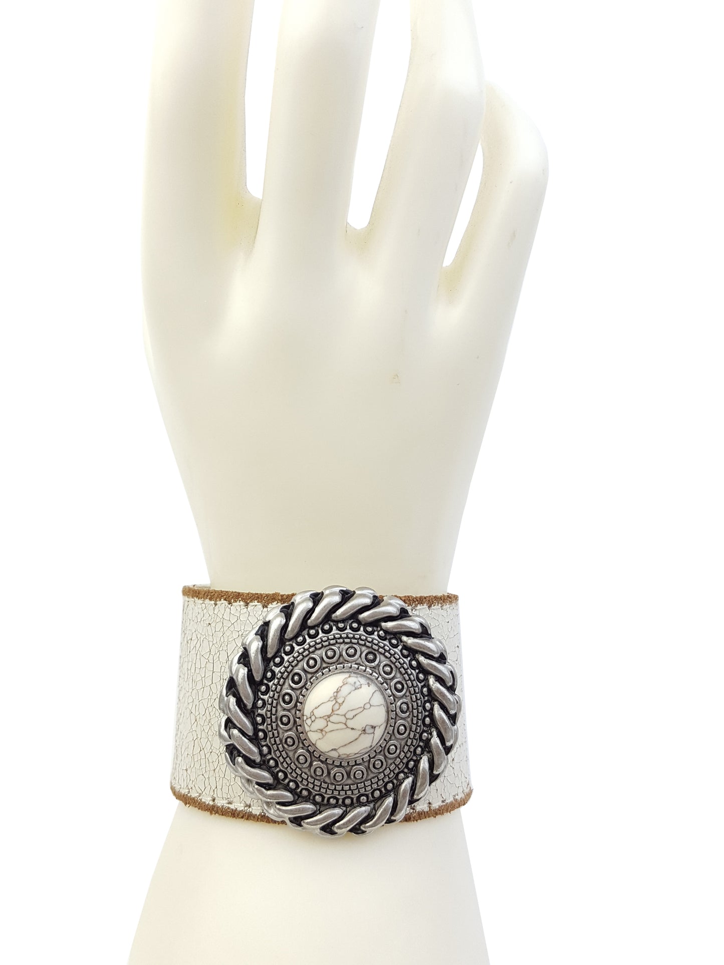 Bracelet: Vintage w. Distressed Leather Band w. Round Concho