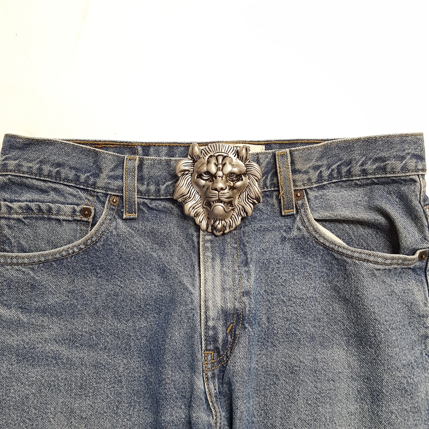 Buckle Sale: Lion King Buckle