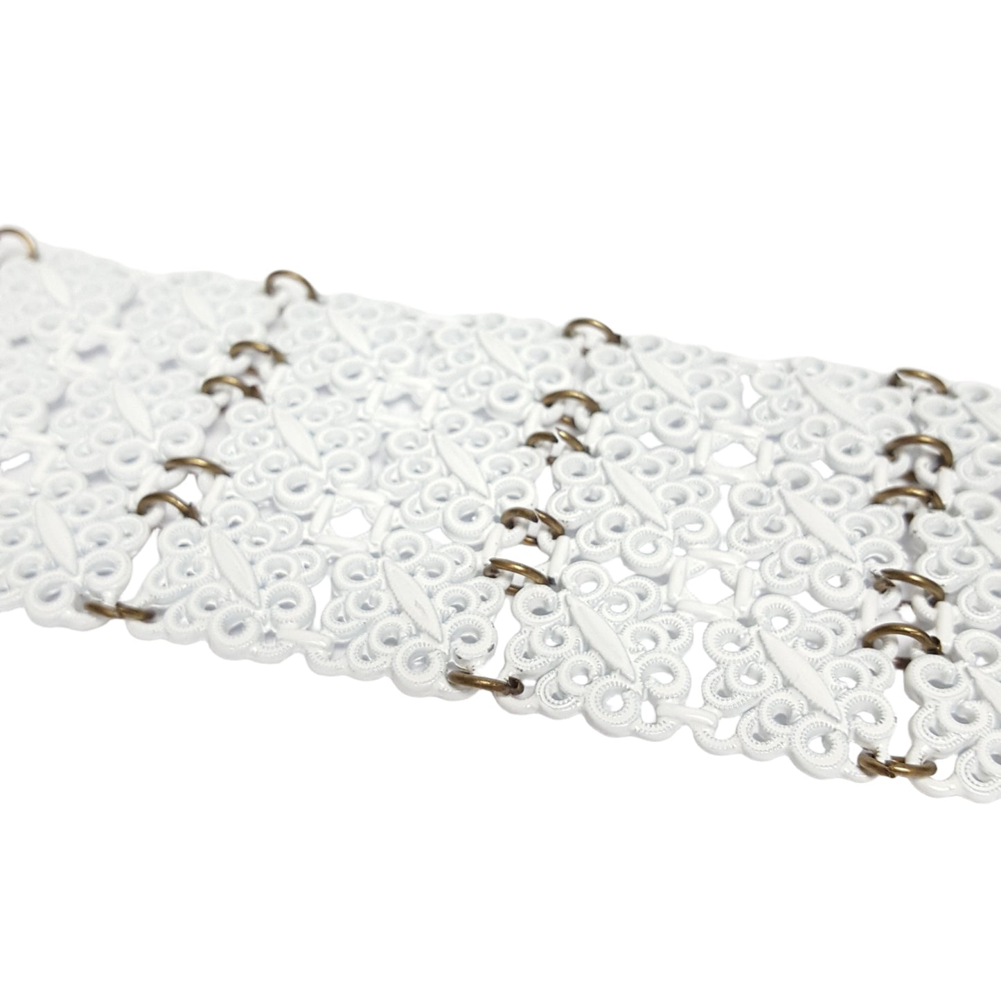 Belt: White Metal Mesh Chain belt