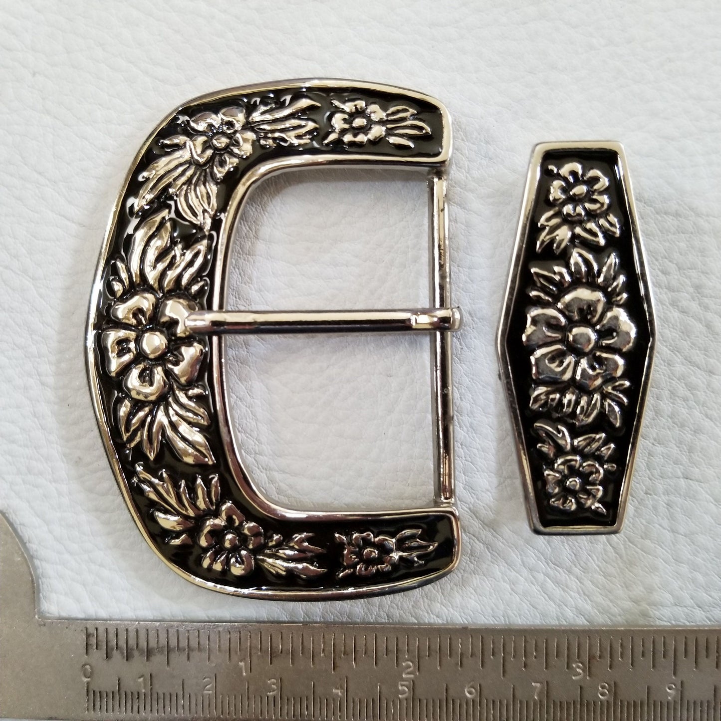 Buckle: Western Floral buckle set with buckle and loop