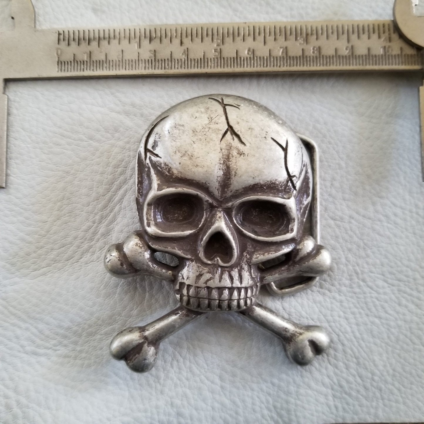 Buckle: Skull and Cross bones Belt Buckle