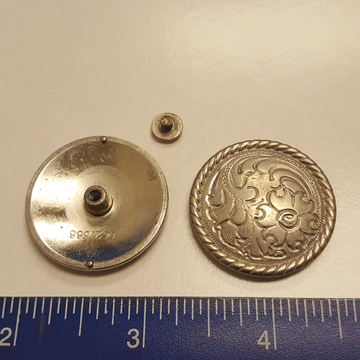 Concho: Pack of 4 pieces matte silver Western concho ornaments