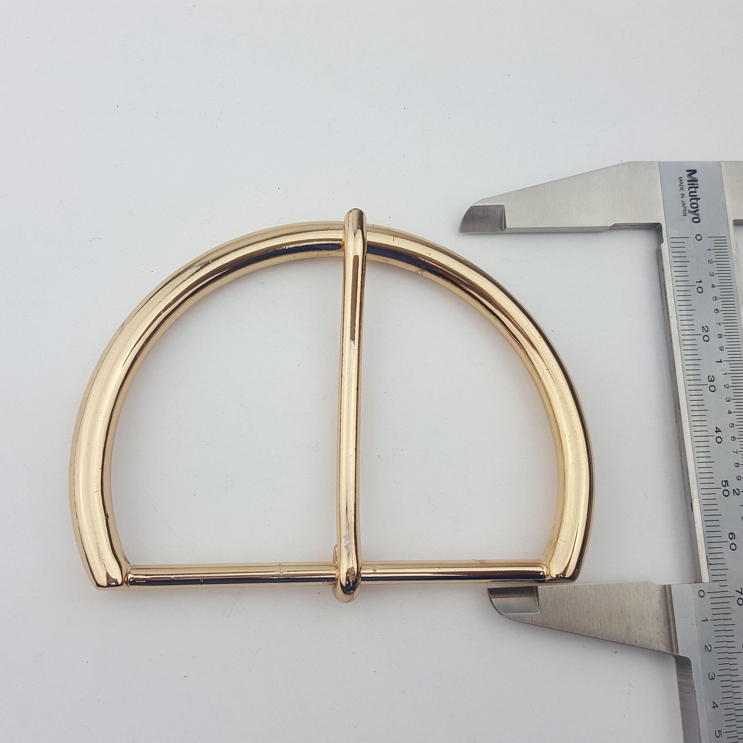 Buckle: Gold Buckle for wide belt