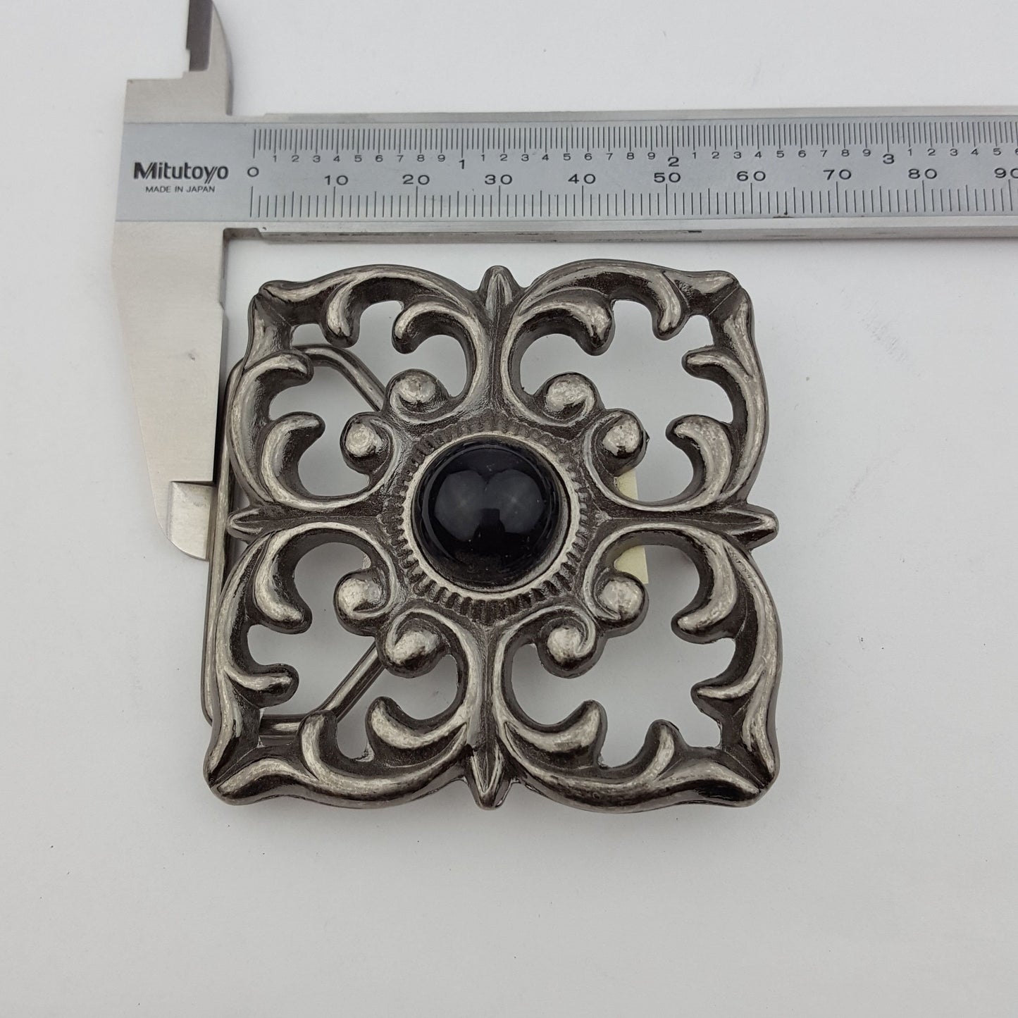 Buckle: Square Western Buckle with Black Bead