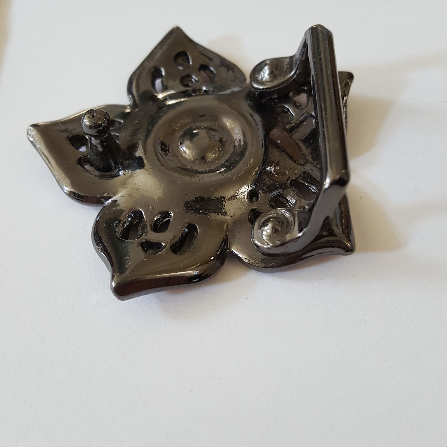 Buckle sale: Small Flower Buckle with pink stones