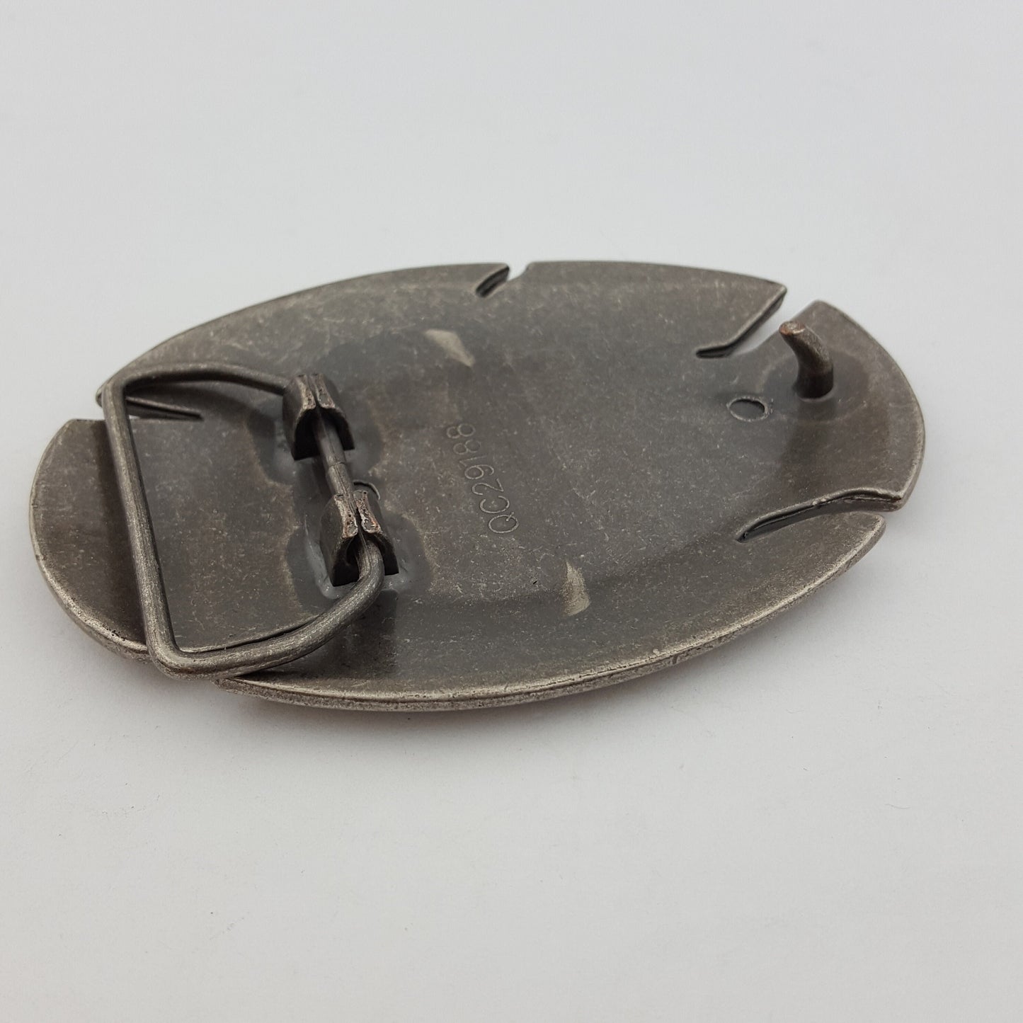 Buckle: Western Oval Distress design Belt Buckle w. word