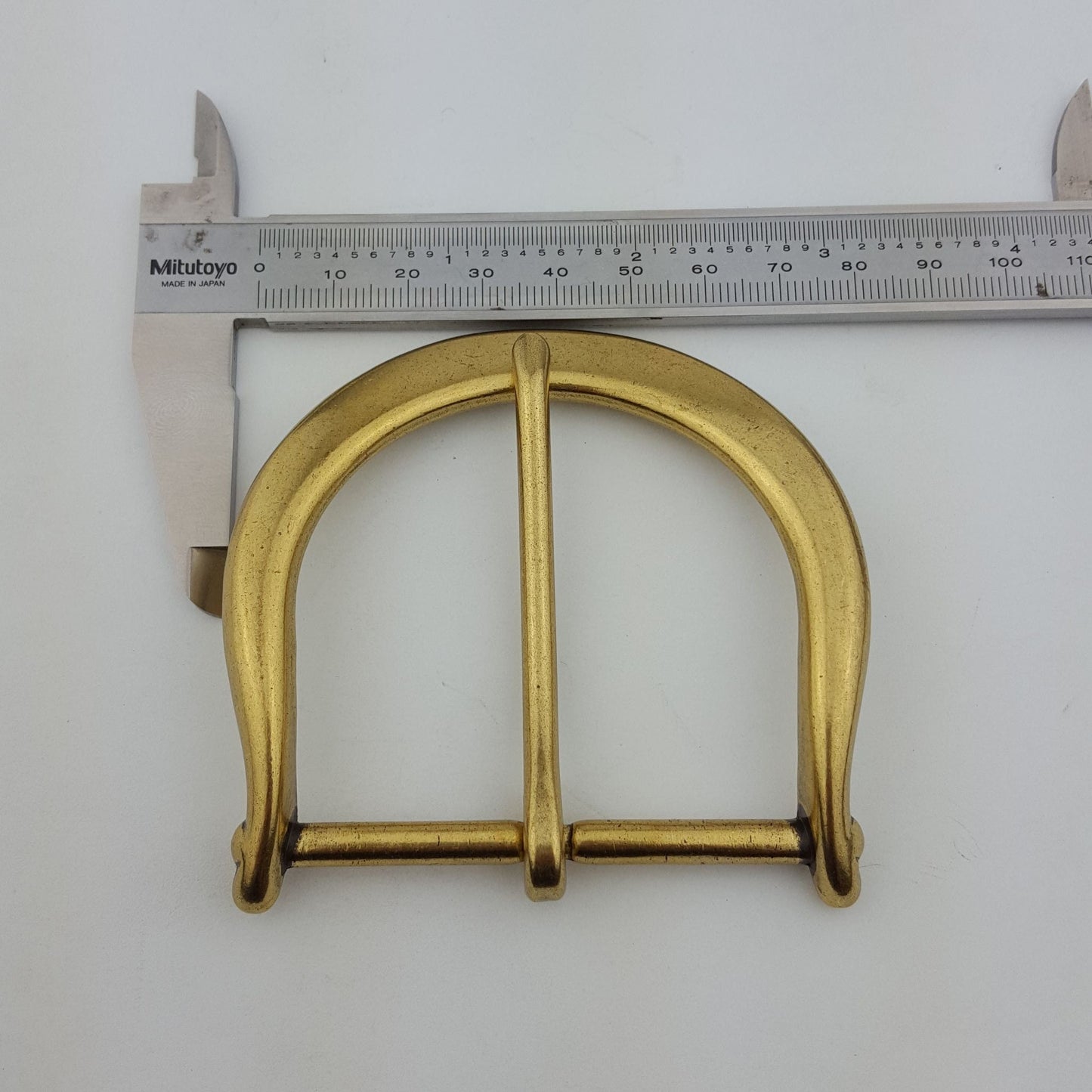 Buckle: Wide Horseshoe Shape Wide Buckle