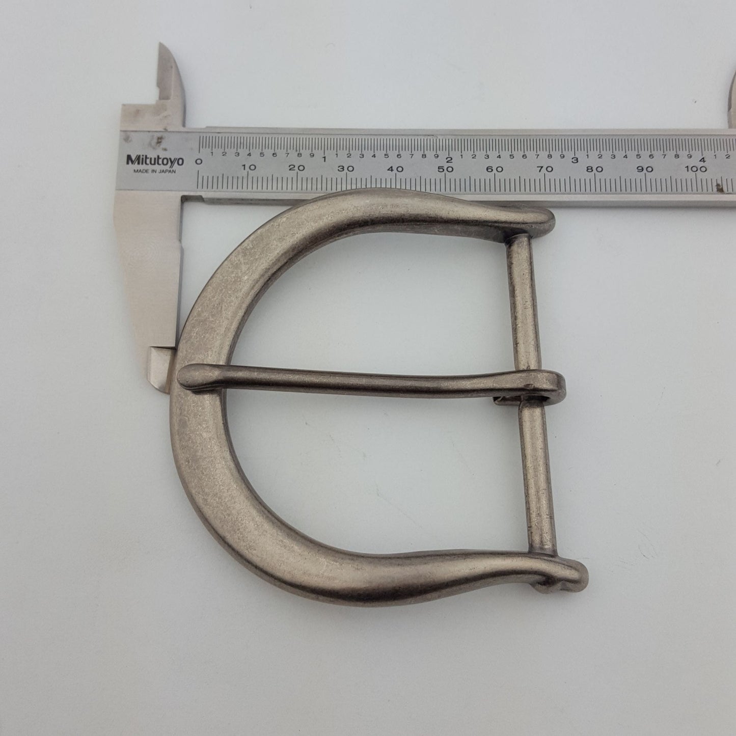 Buckle: Wide Horseshoe Shape Wide Buckle