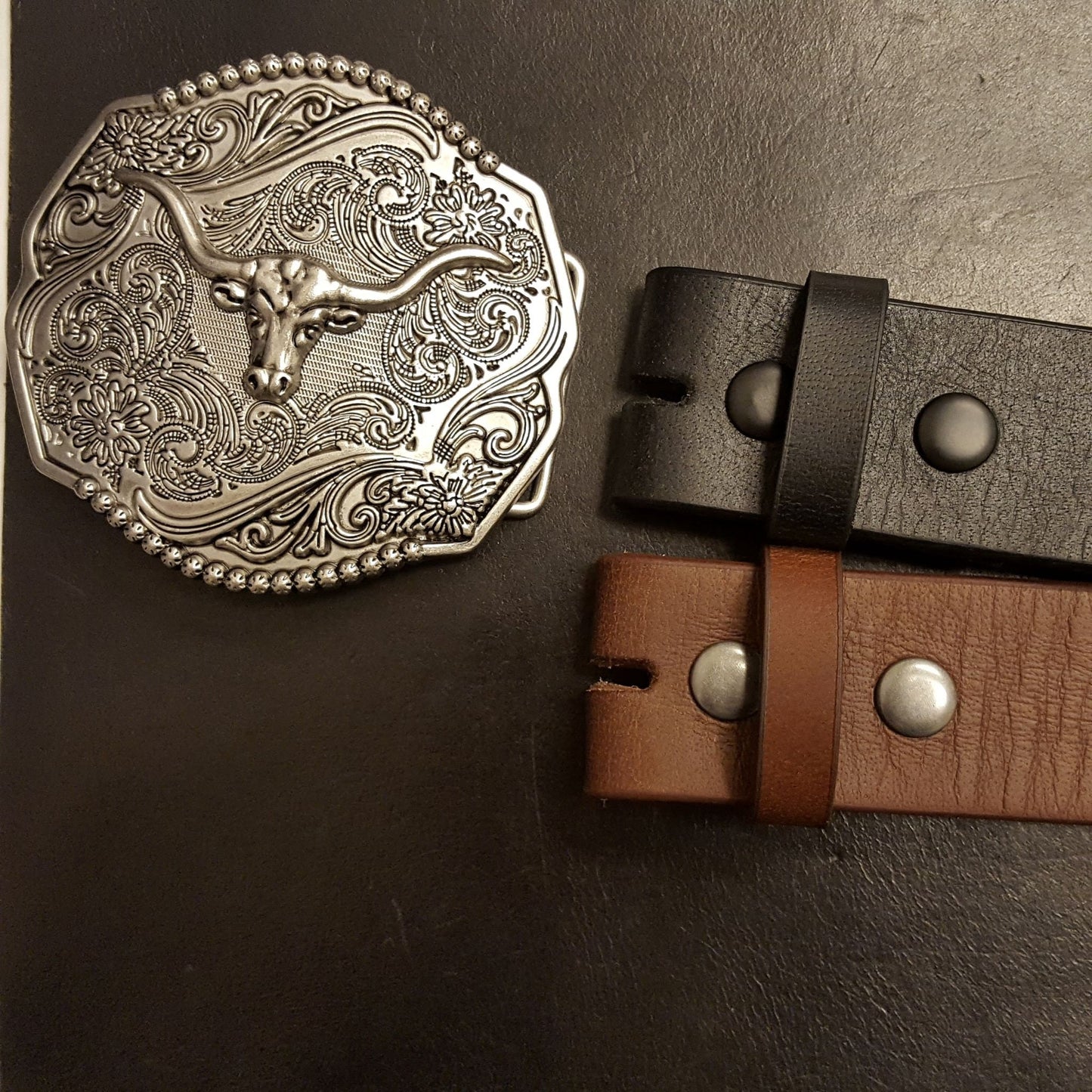 Belt: Genuine Leather belt with Western Long Horn Silver Buckle