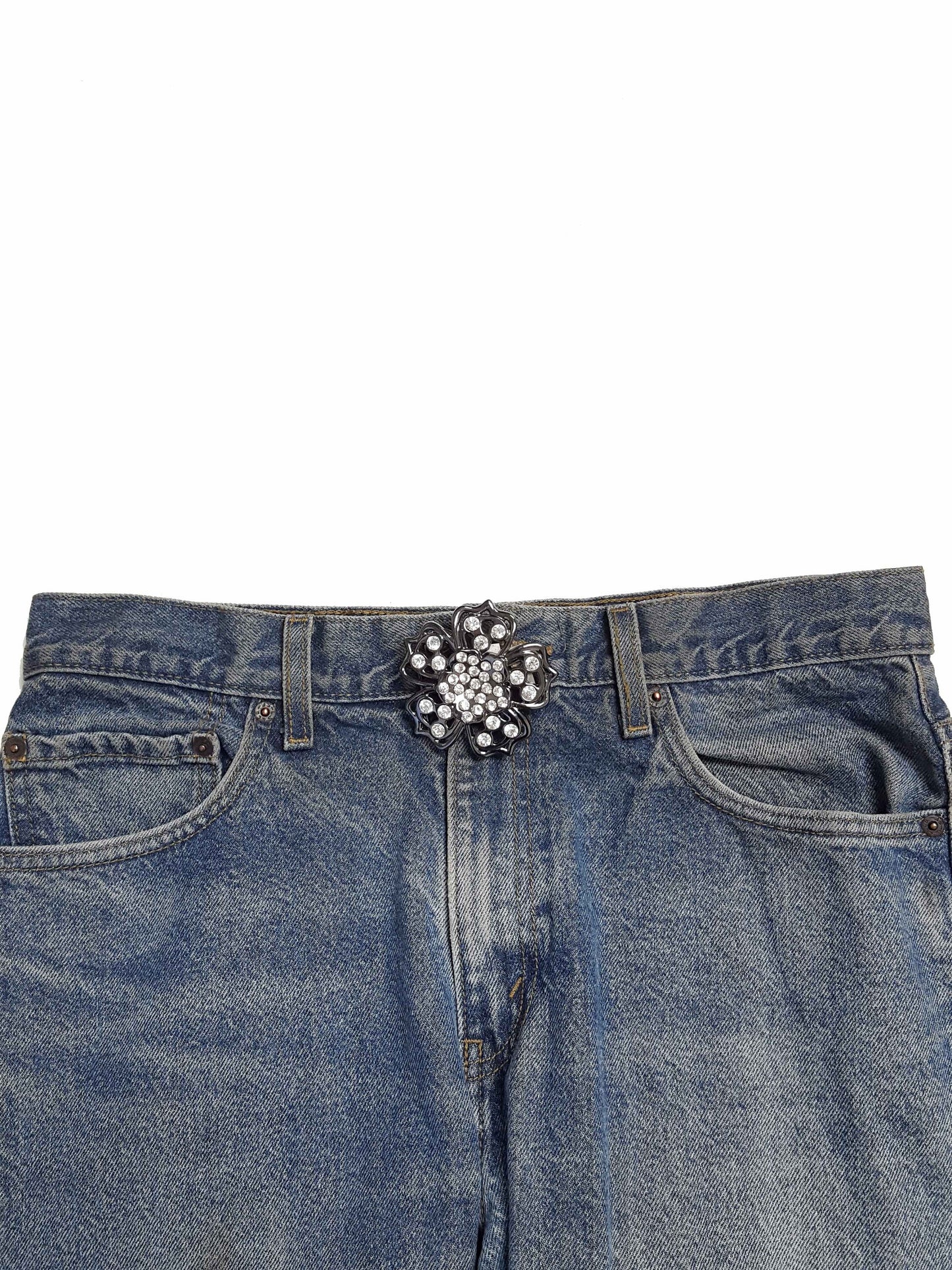 Buckle Sale: Flower belt buckle in gunmetal finish