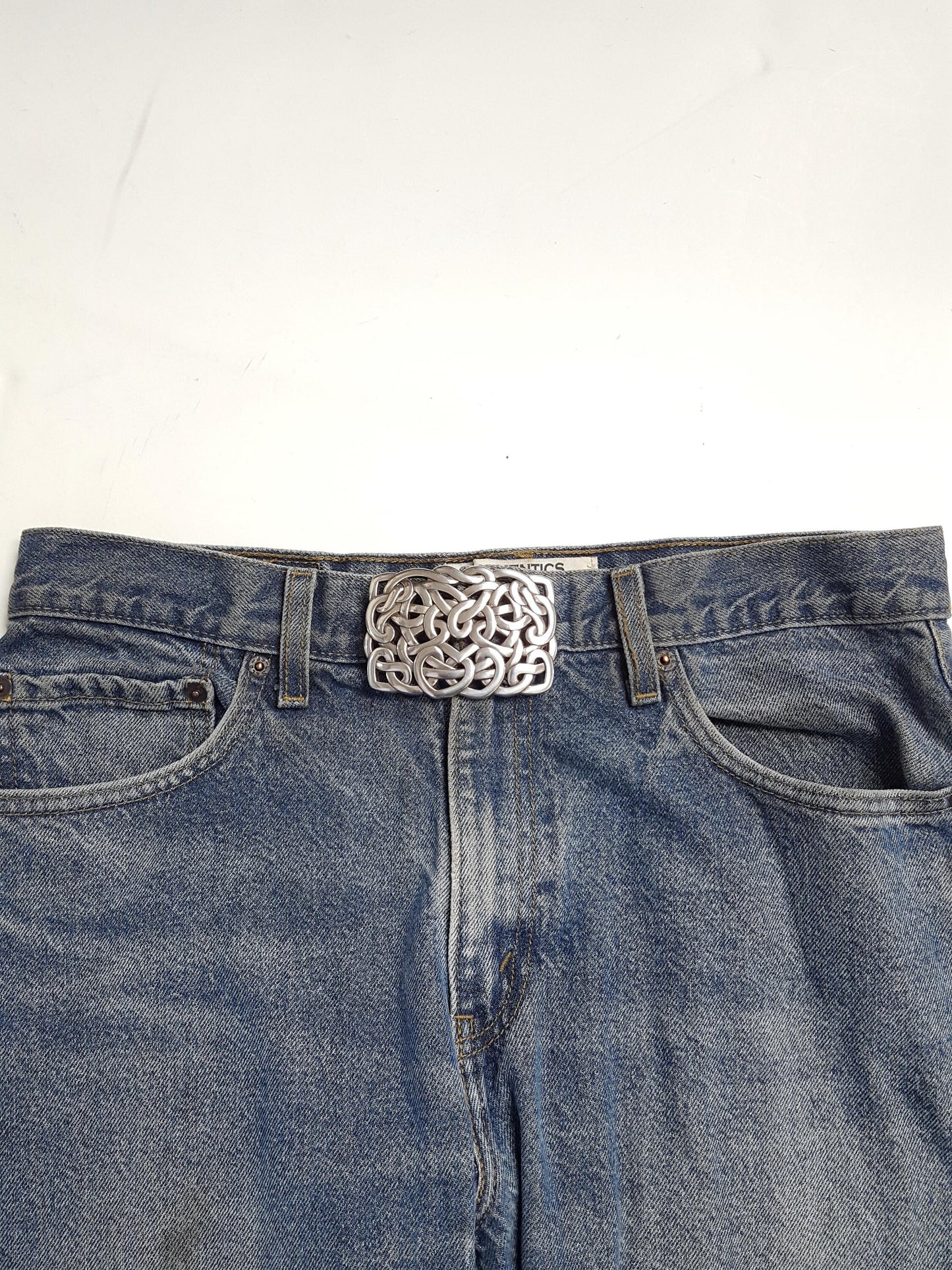 Buckle: Western Knotted Heart Design Belt Buckle