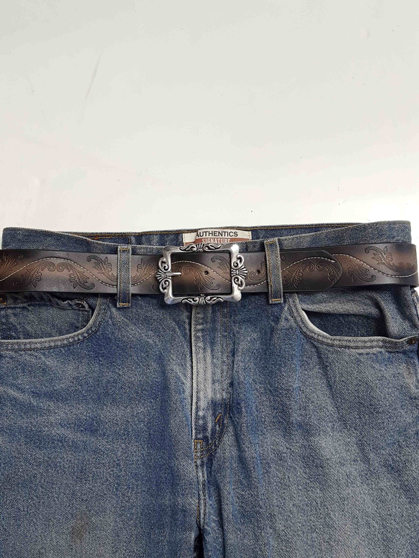 Buckle: Gotlic style Center bar Buckle