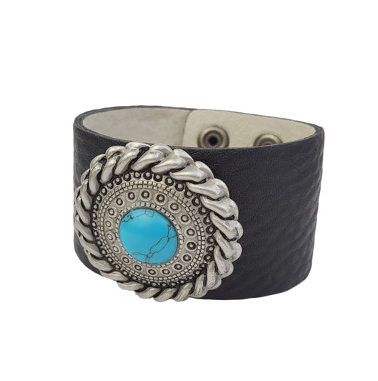 Bracelet: Genuine Pebble Leather Band w. Round Concho