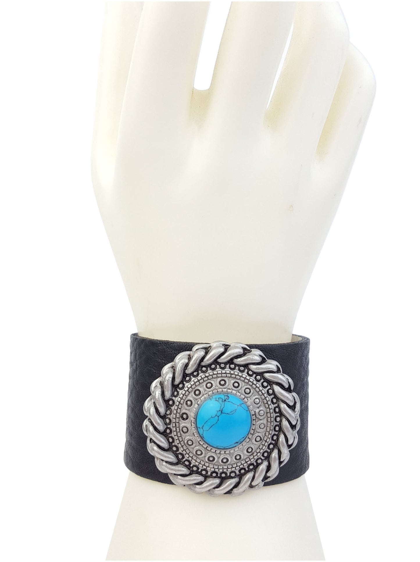 Bracelet: Genuine Pebble Leather Band w. Round Concho
