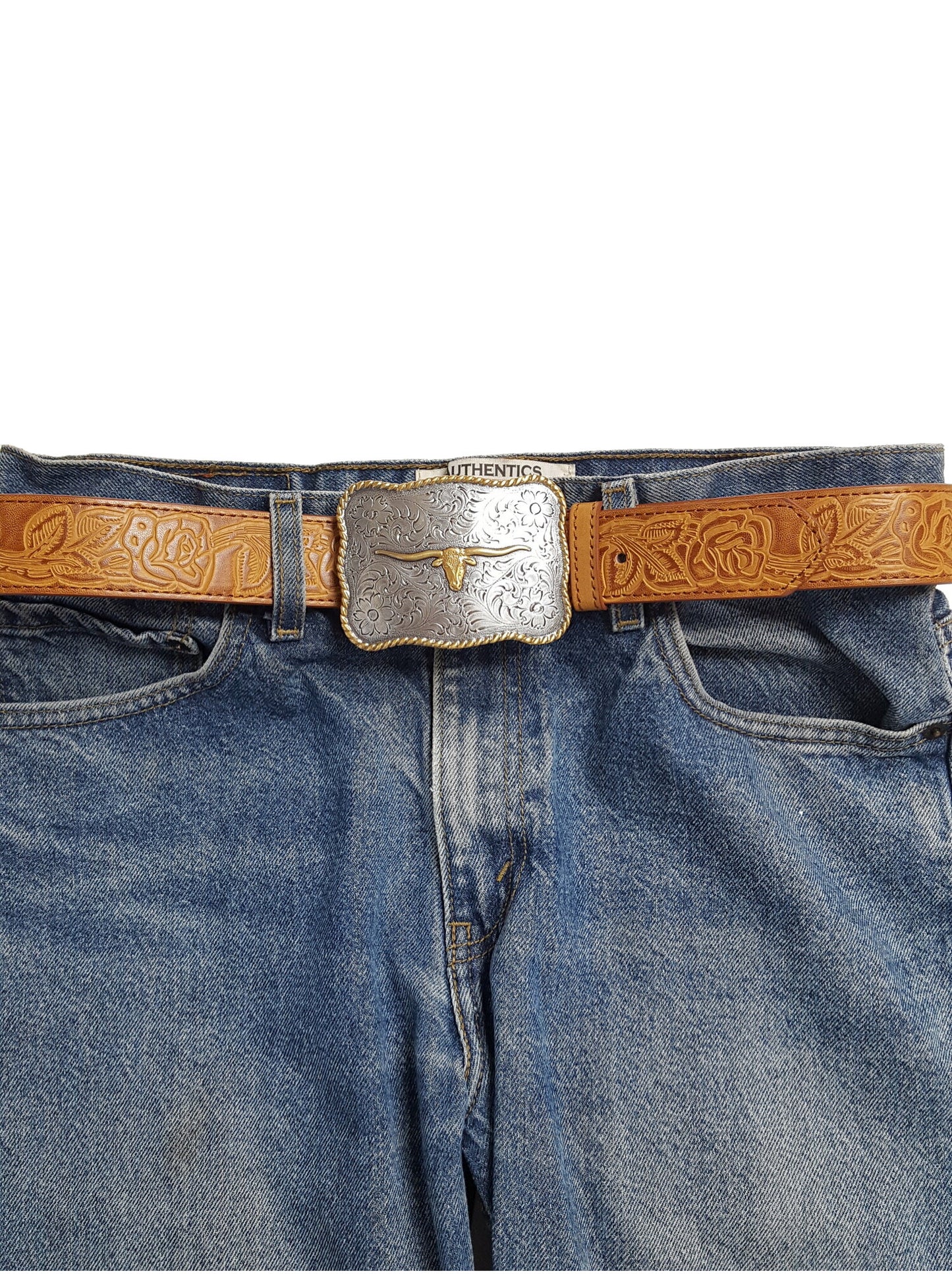 Belt: Quality Western-Inspired Longhorn buckle in silver with gold edge and Longhorn