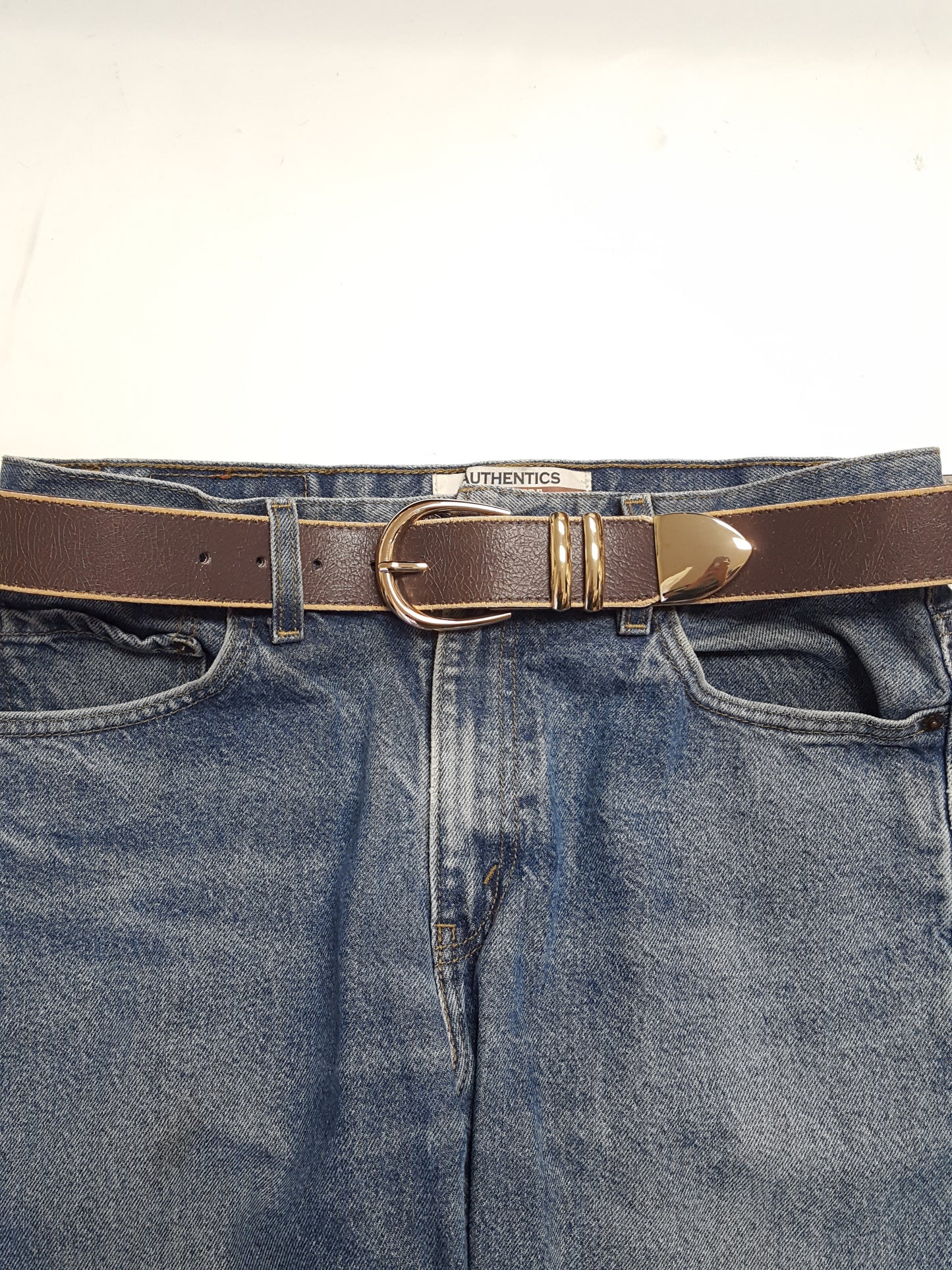 Belt: Vintage Leather belt with Shiny Gold Buckle set