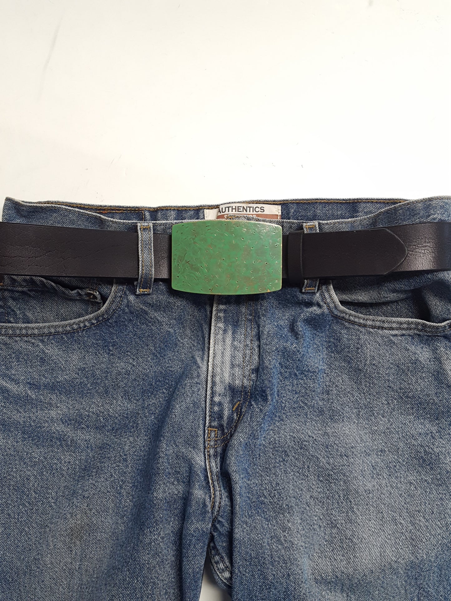 Buckle: Rectangular Plaque Buckle w. distressed effect