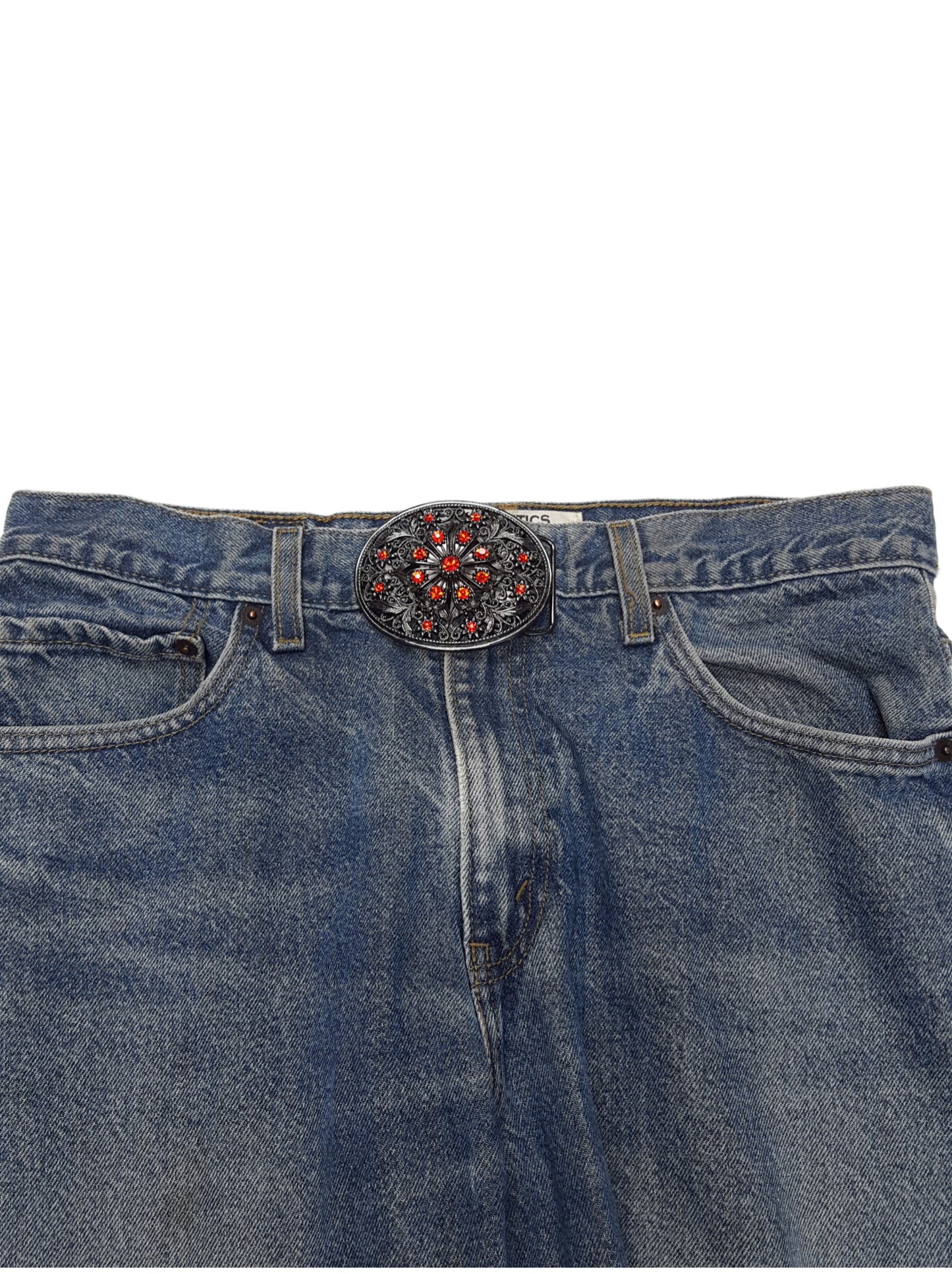 Buckle: Oval Western-Inspired Buckle with Floral Design