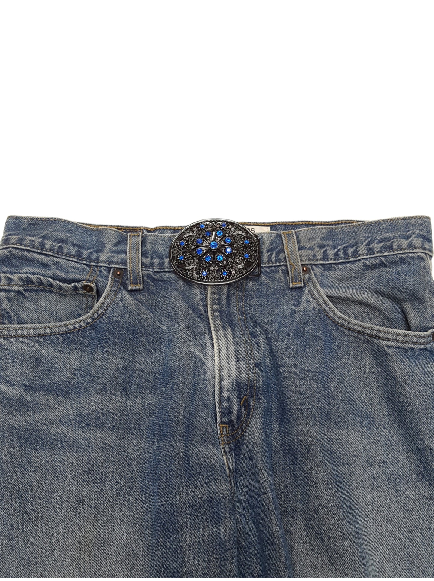 Buckle: Oval Western-Inspired Buckle with Floral Design