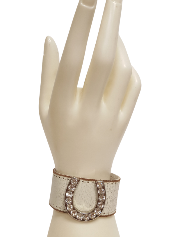 Bracelet: Vintage Distressed Leather Band w. Horse shoe Concho