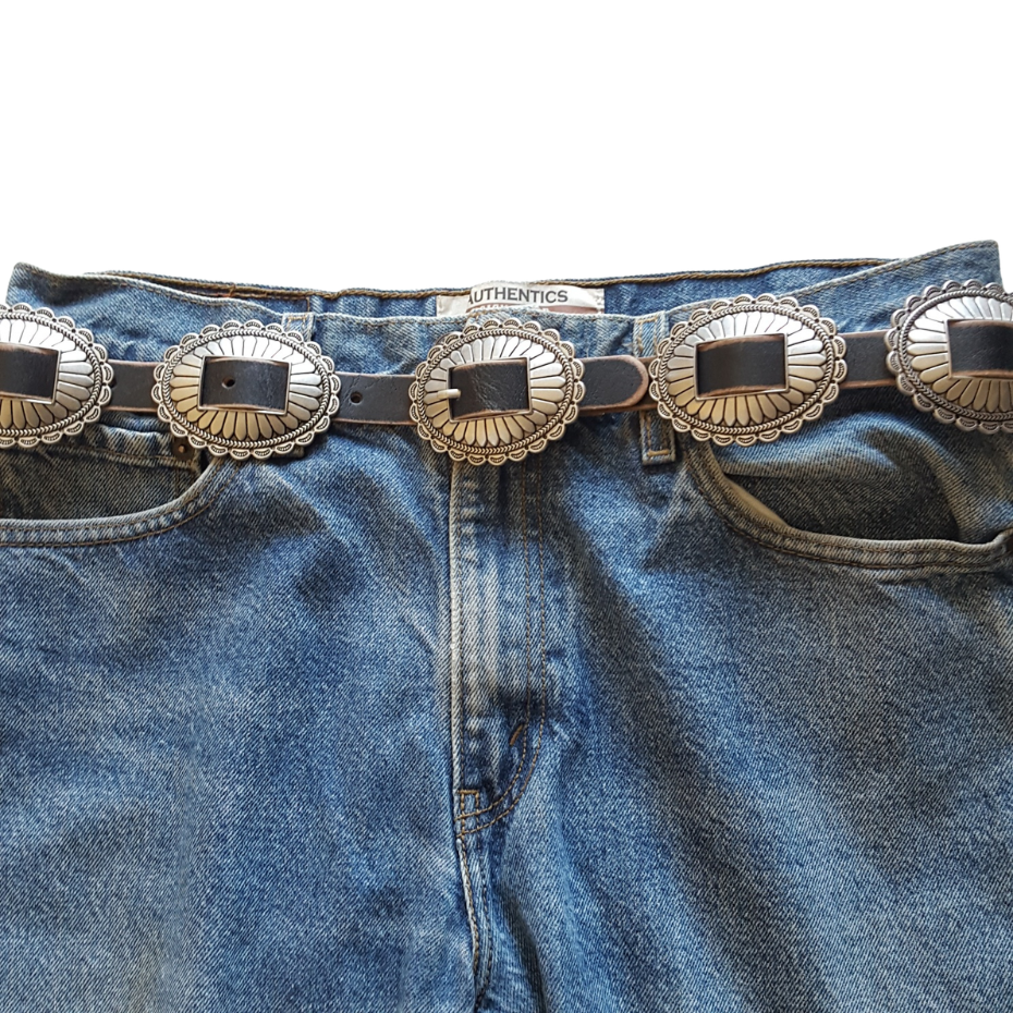 Concho: Western Oval Scalloped Edge Concho