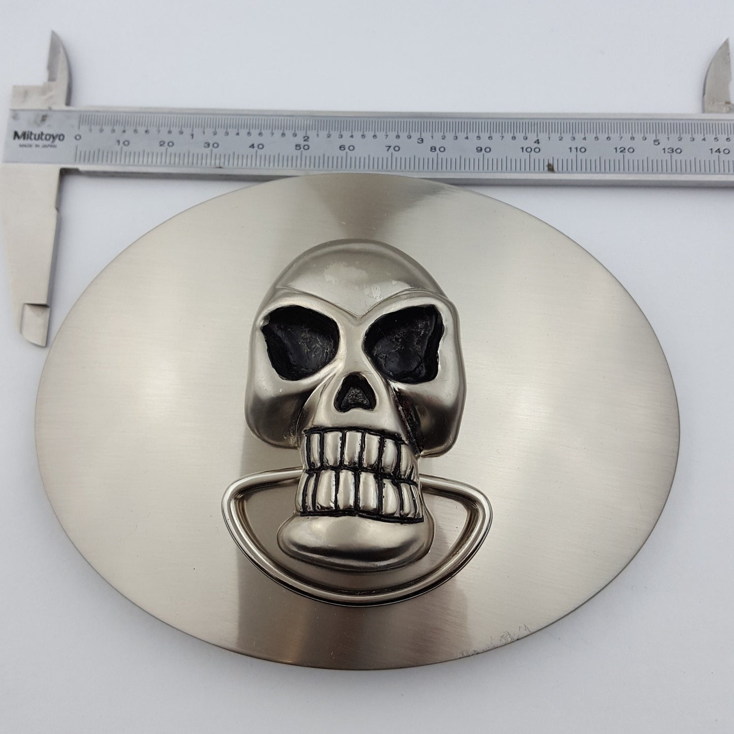 Buckle Sale: Big Alien Skull Silver Oval Buckle