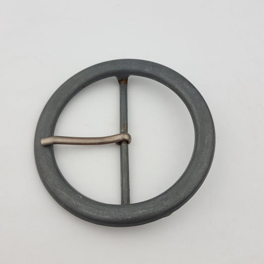Buckle: Wide center bar buckle