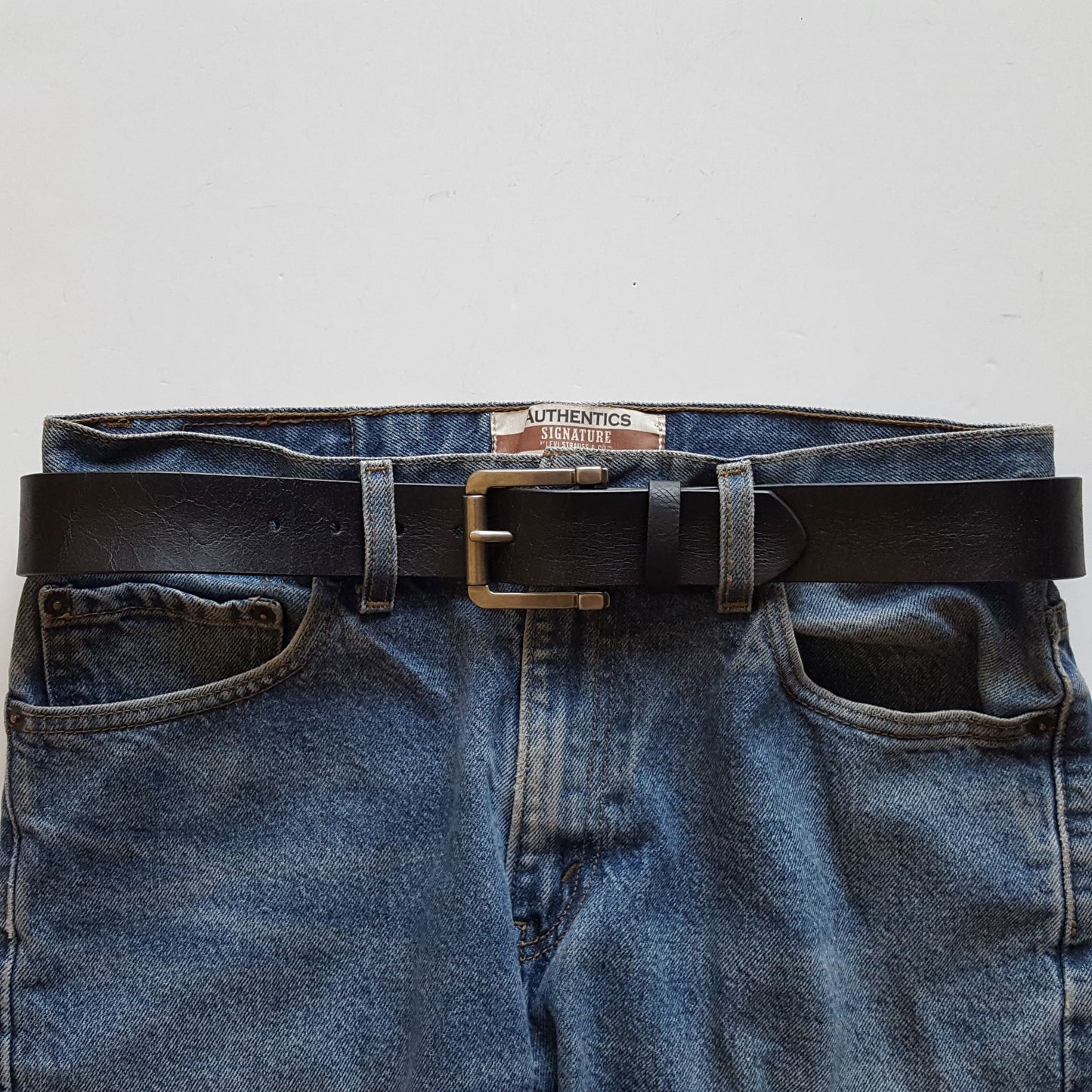 Belt: Unisex Genuine Leather Belt Strap w. Matte Silver Buckle