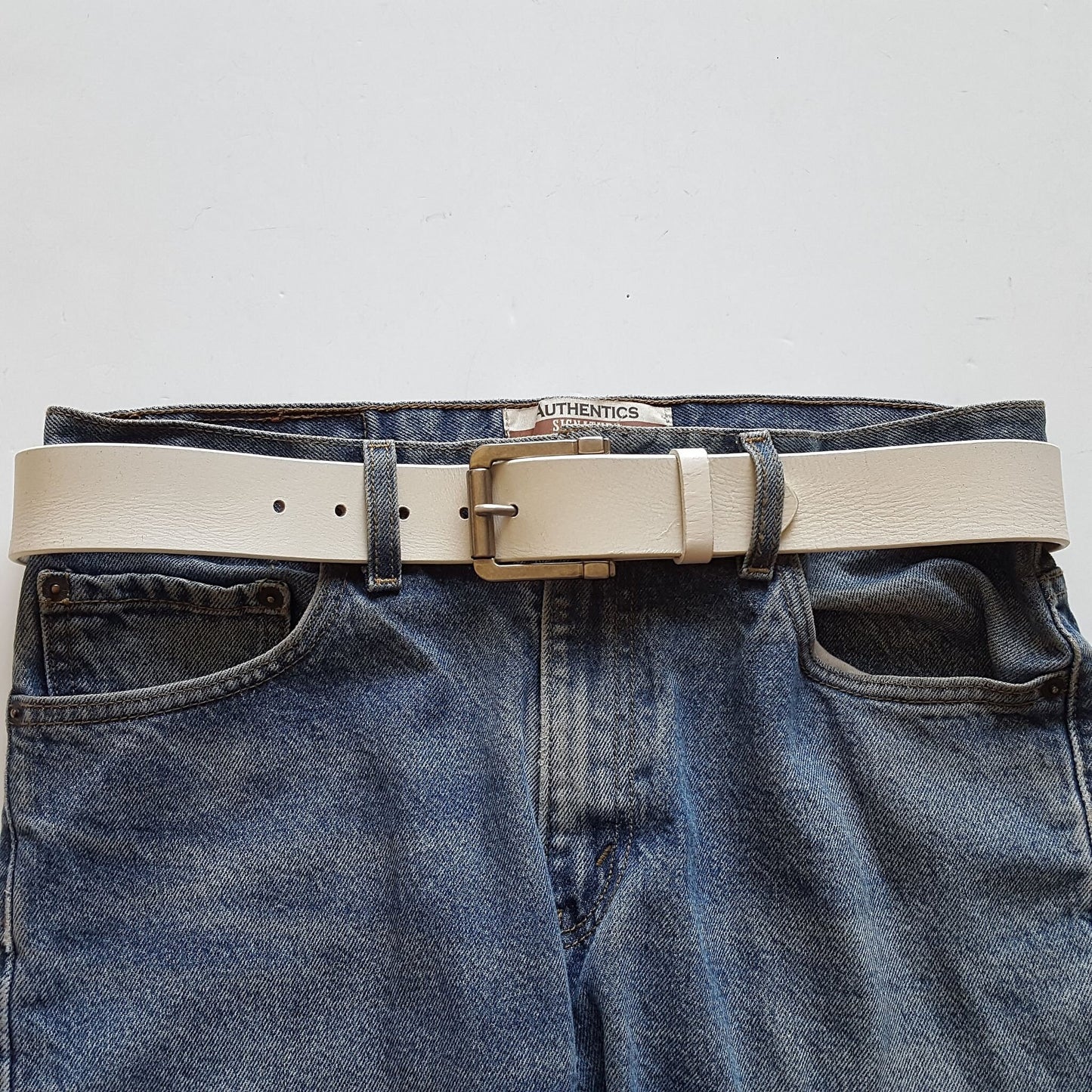 Belt: Unisex Genuine Leather Belt Strap w. Matte Silver Buckle