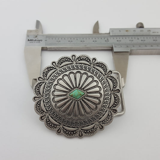 Buckle: Trendy scalloped edge Western-Inspired Buckle
