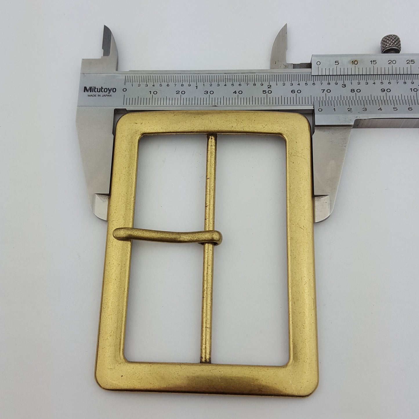 Buckle: Wide width Center bar buckle