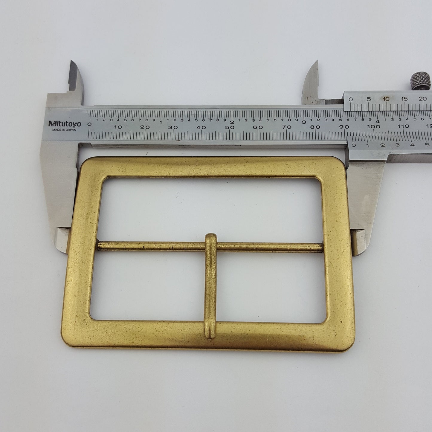 Buckle: Wide width Center bar buckle